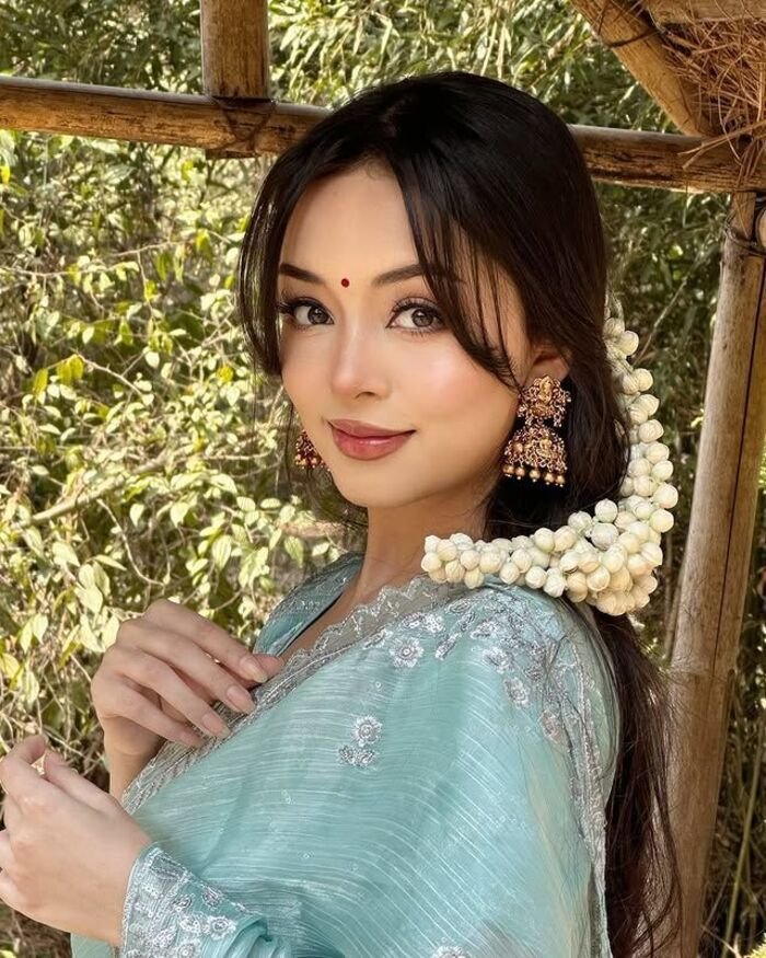 aethetic indian girl dp 4k
