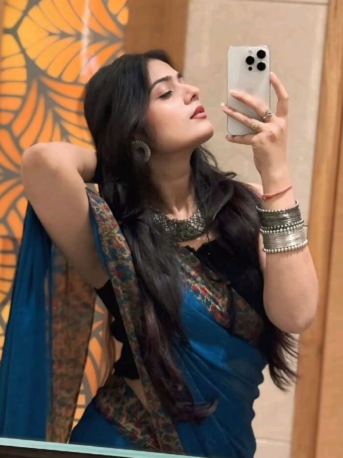aethetic saree girl dp image full hd