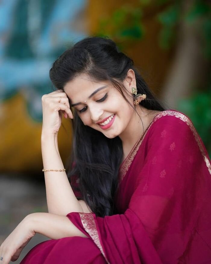 aethetics saree girl dp full hd