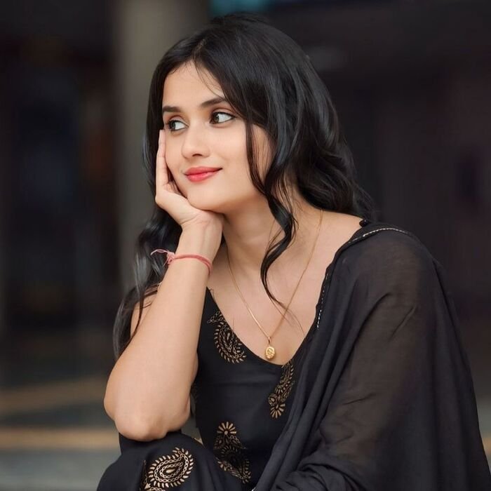 aethetics saree girl dp photo beautiful