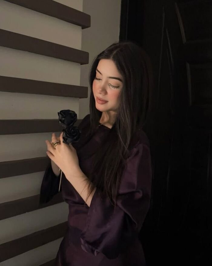beautiful silent girl dp photo