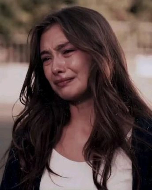 crying girl dp 10