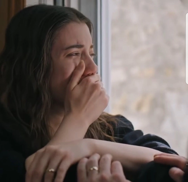 crying girl dp 3