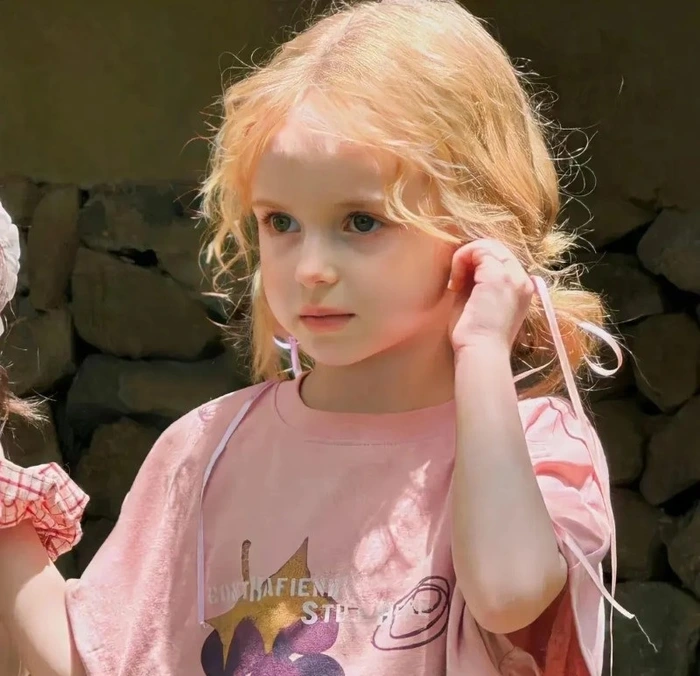 cute baby girl dp 44