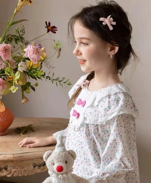 cute girl pic for dp 2
