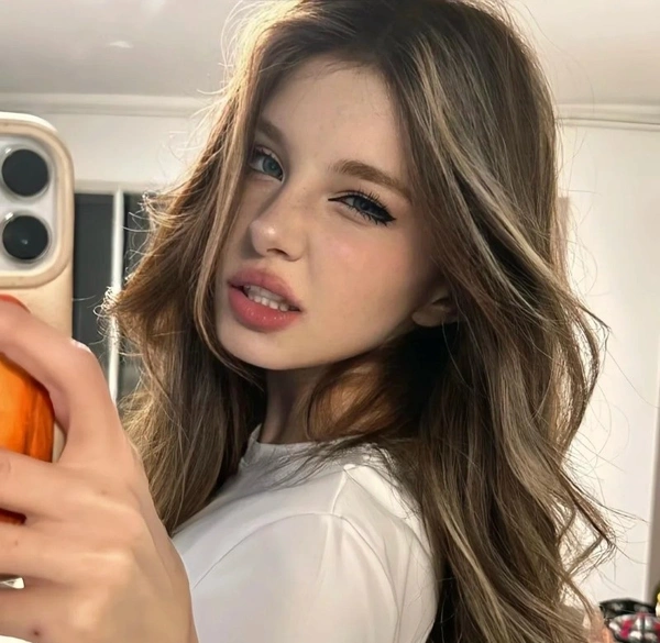 cute girl pic for dp 3