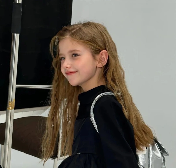 cute girl pic for dp 30