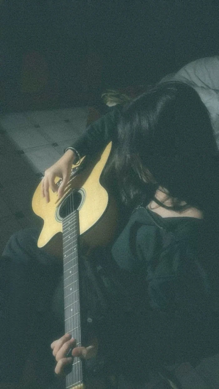 guitar girl dp 16
