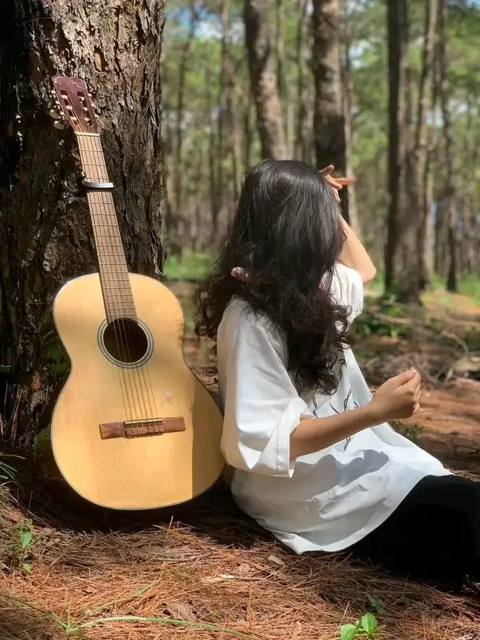 guitar girl dp 23