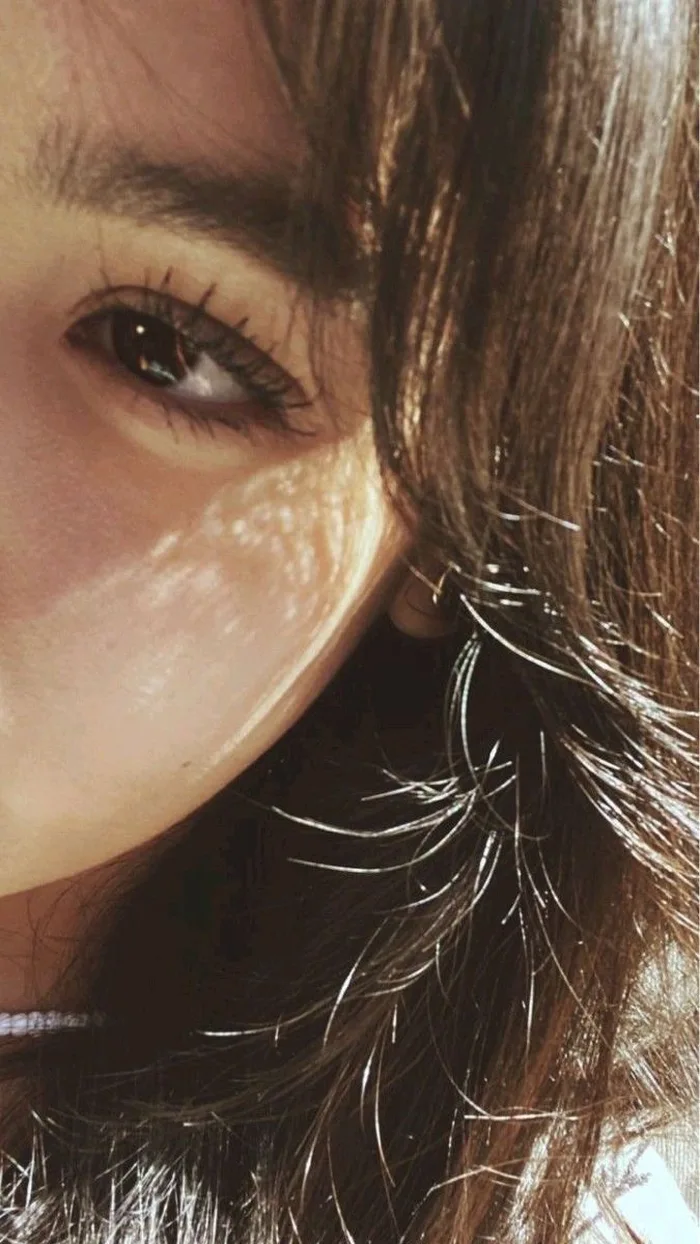 half face girl dp 15