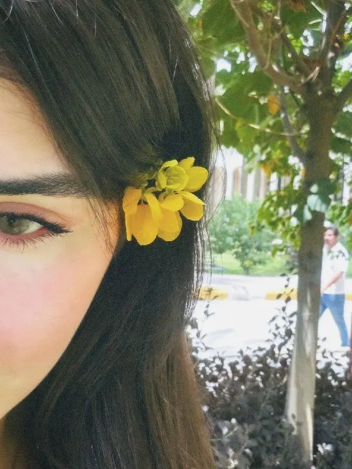 half face girl dp 5