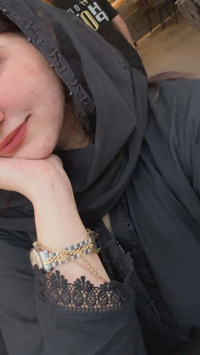 half face girl dp 9