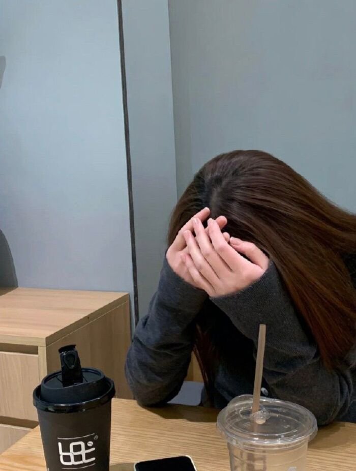 hd sad girl dp aethetics photo