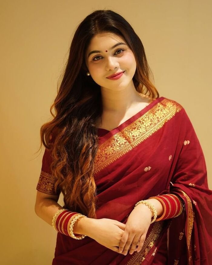 hd saree girl dp image