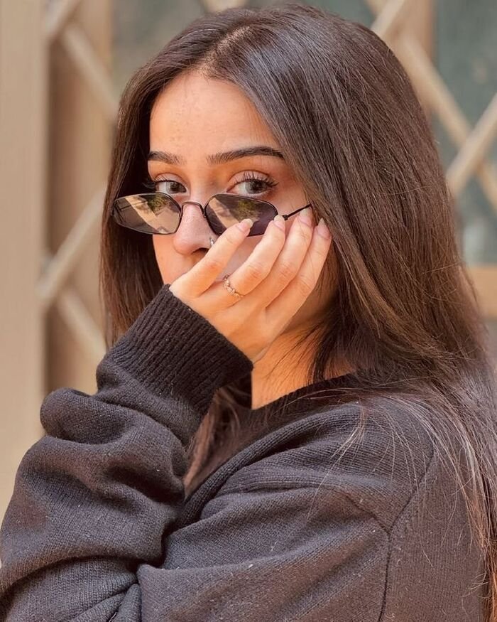hd simple girl pic