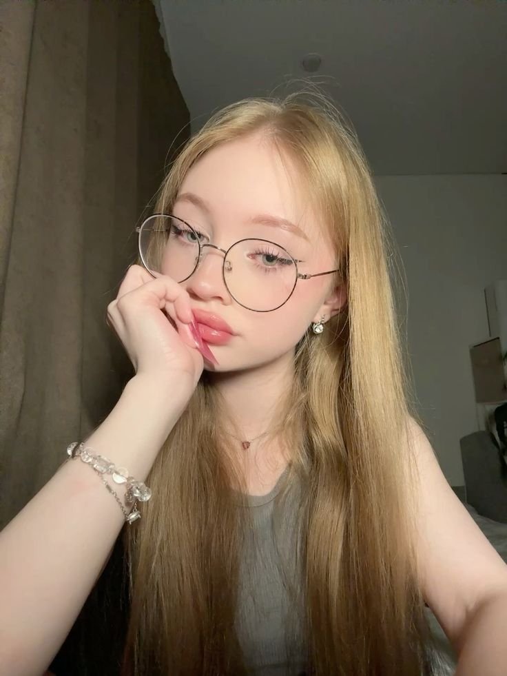 naughty girl dp aethetics full hd