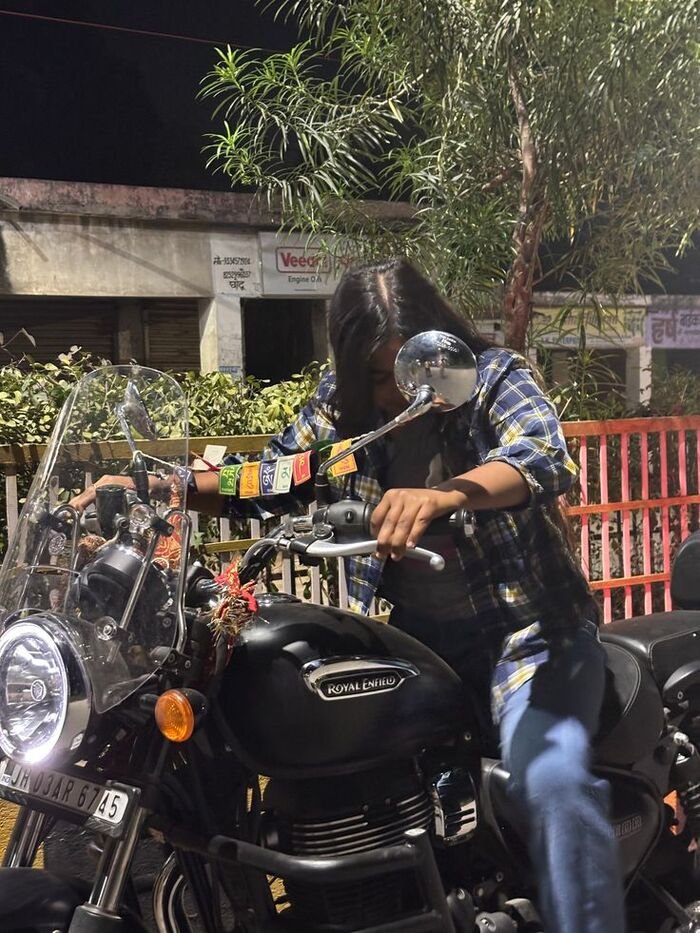 photo scooty girl dp aethetic