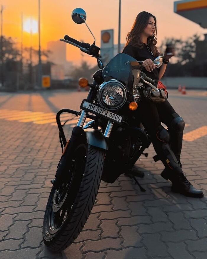 photo scooty girl dp aethetics image