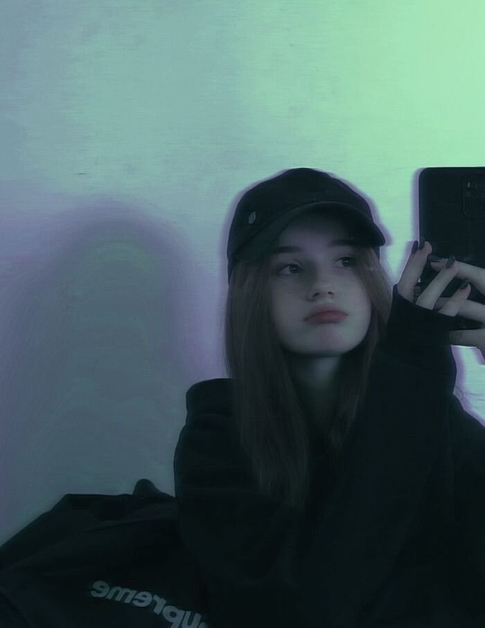 sad girl dp image aethetics
