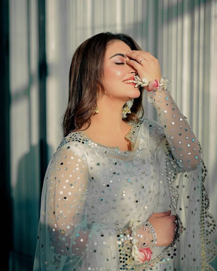 saree girl dp 3