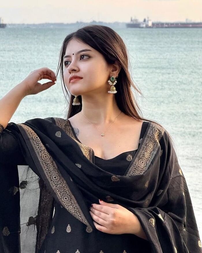 saree girl dp 4k