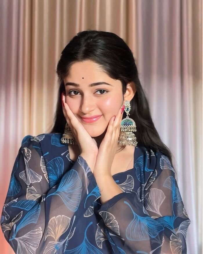 saree girl dp image