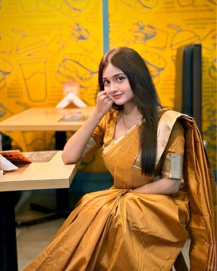 saree girl dp photo aethetic