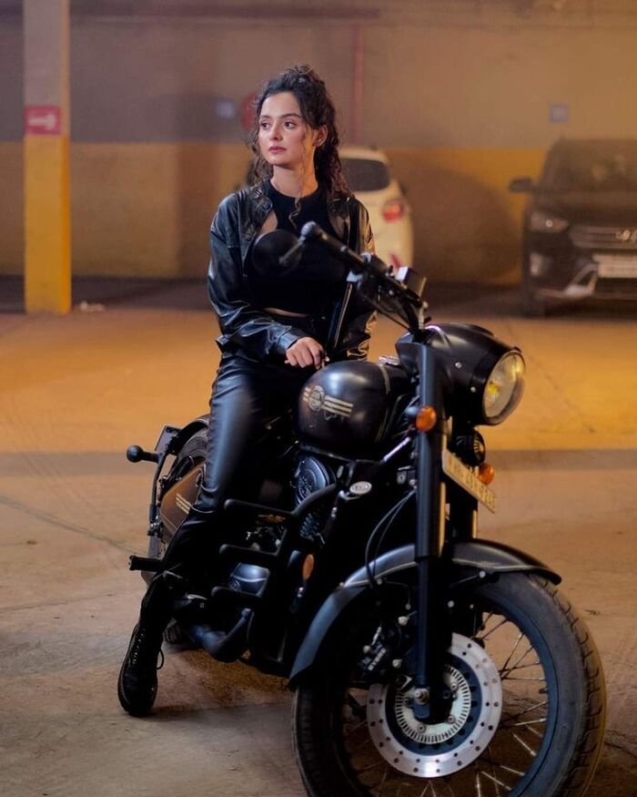 scooty girl dp