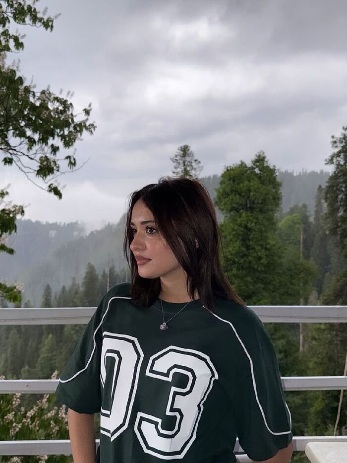 simple girl pic 5