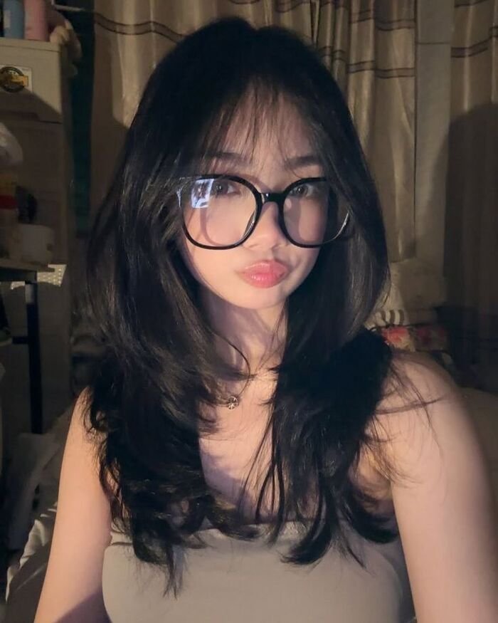 simple girl pic aethetic beautiful hot