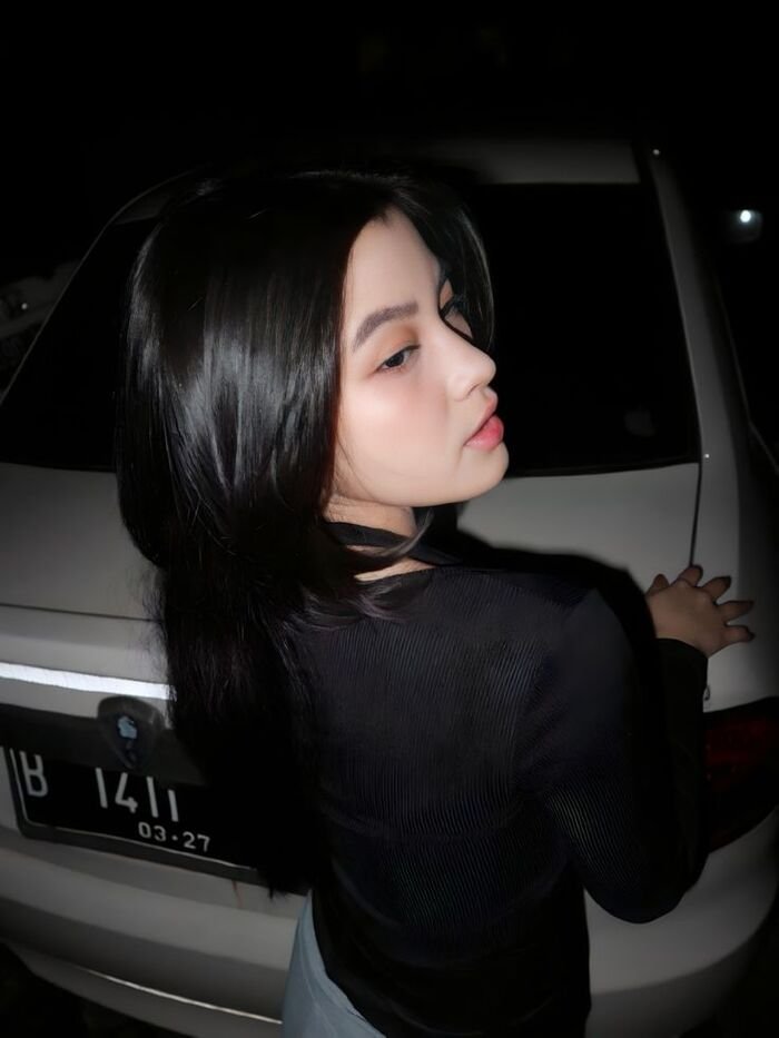 simple girl pic aethetic beautiful photo hd