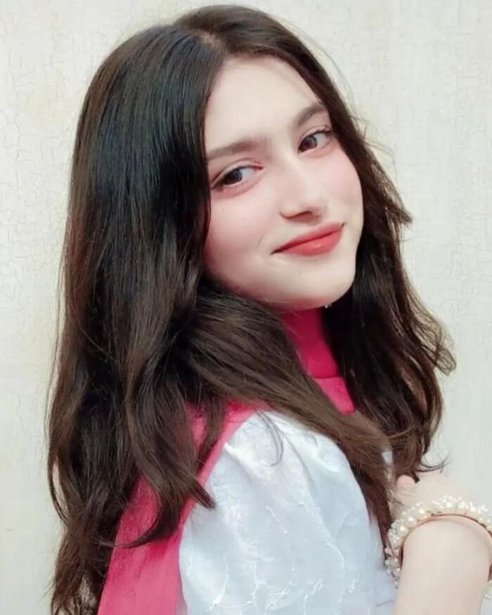 simple girl pic aethetic image