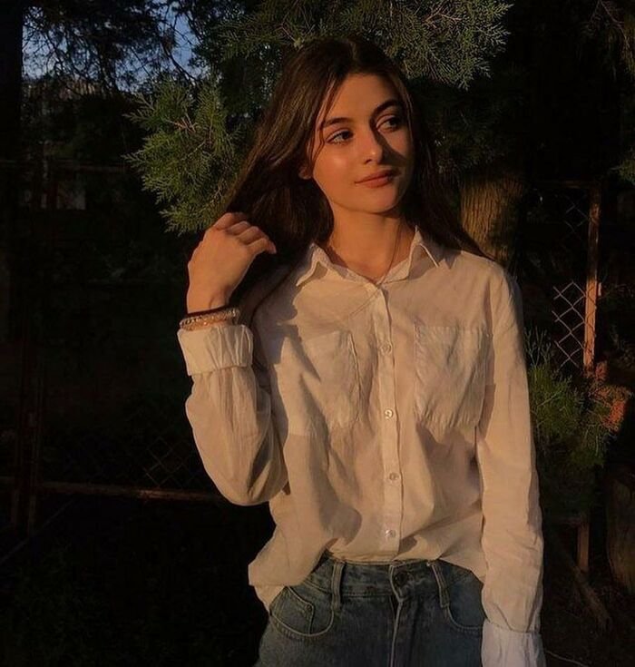 simple girl pic aethetic photo full hd