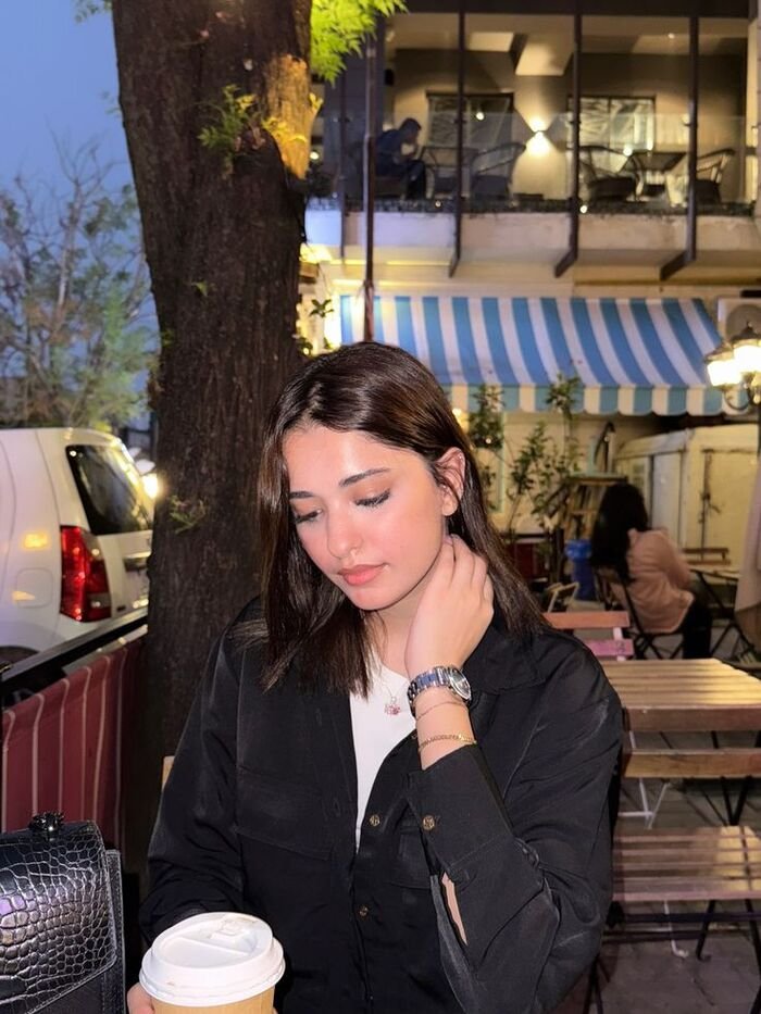 simple girl pic