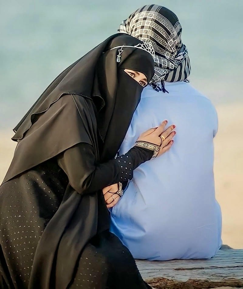 adorable couple dp for love vibes