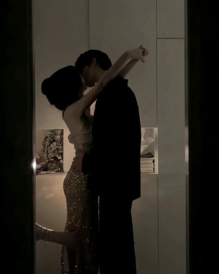 adorable couple pic dp