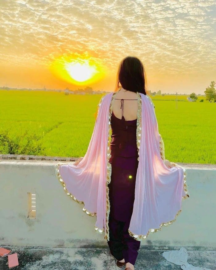 aesthetic suit girl dp for confident working women.