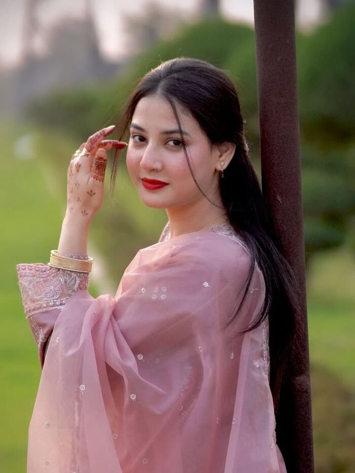 aethetic punjabi girls dp beautiful hd