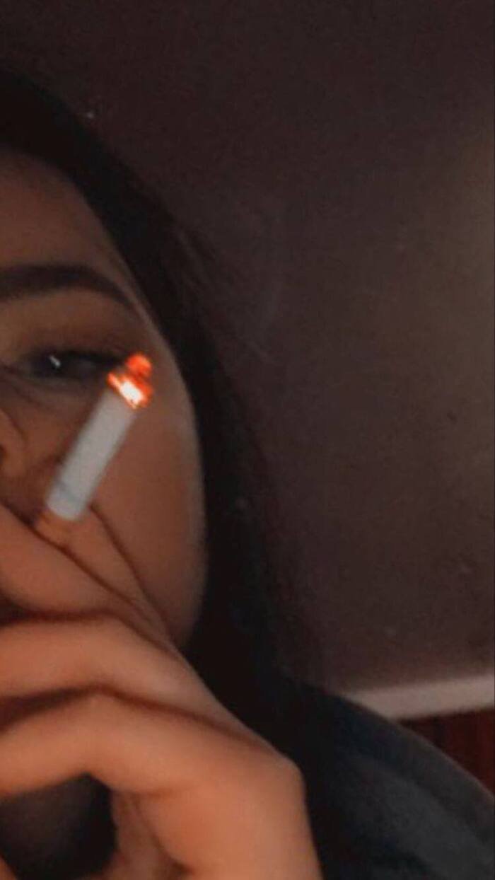 aethetics hd smoking girl dp