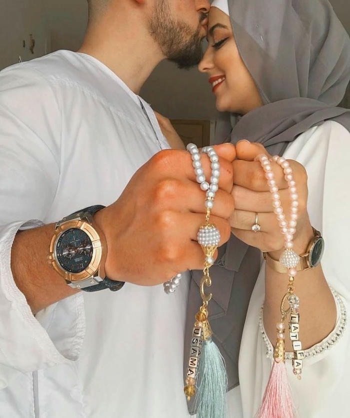 beautiful moment hijab couple dp