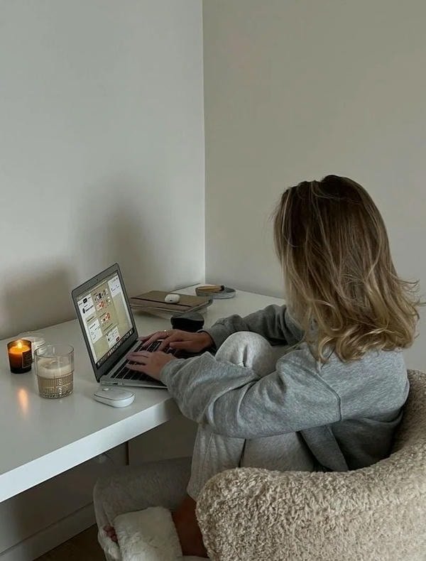 beautiful study girl dp under warm light tone.