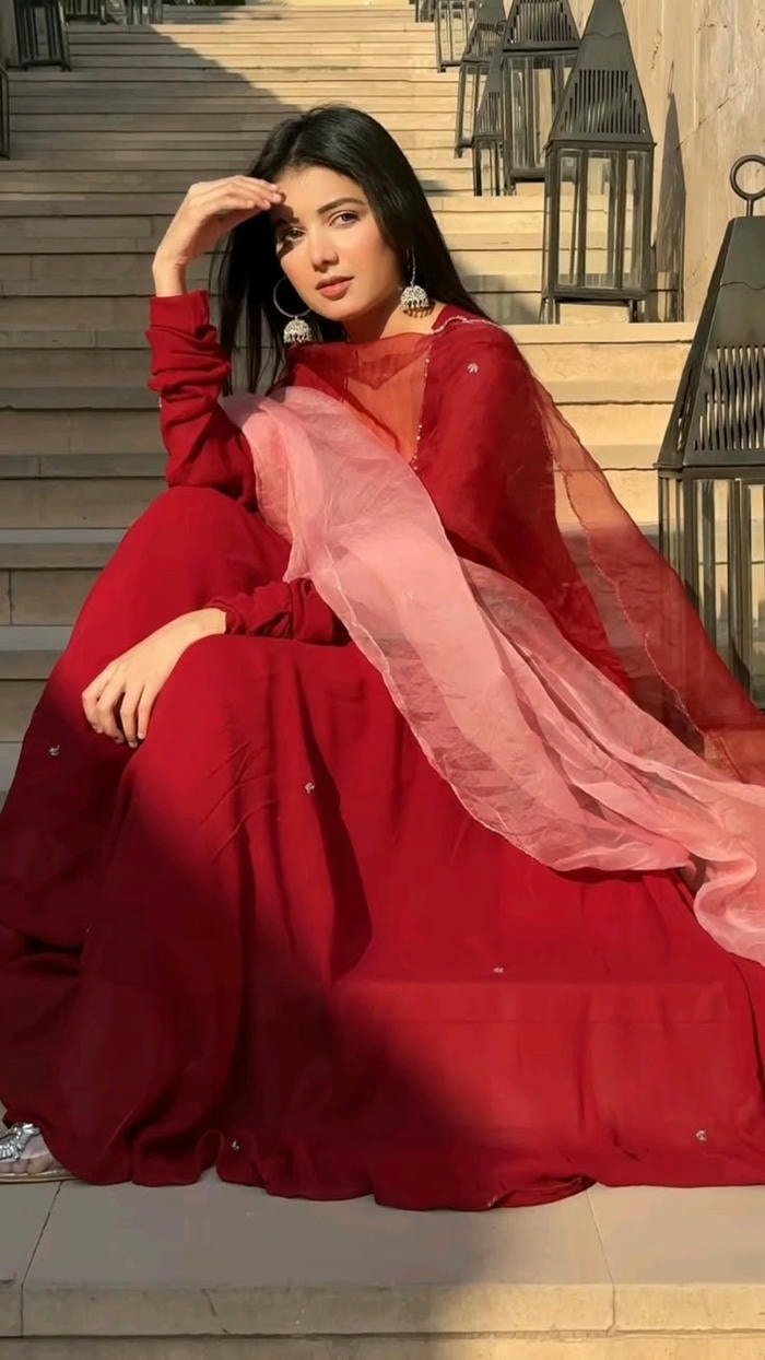 beautiful suit girl dp with artistic composition.