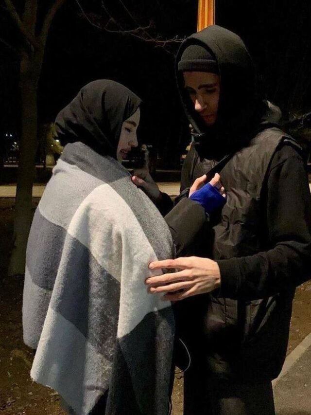 187+ Hijab Couple DP Images Beautiful and Elegant Photos