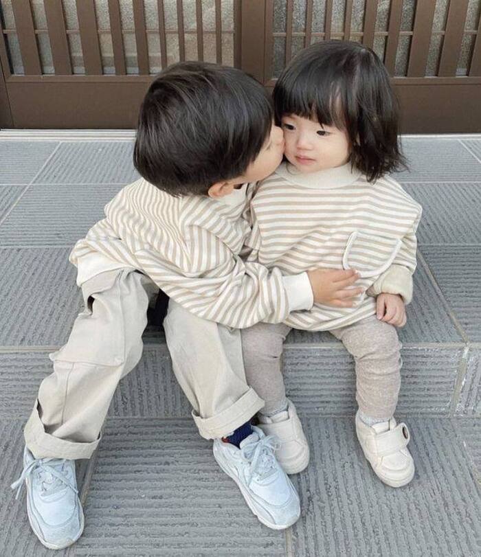 cute baby couple dp image aethetics hd