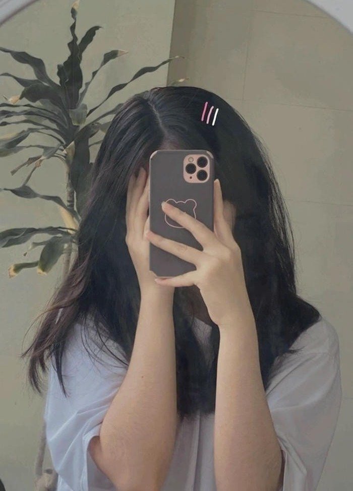 cute stylish dp for girls with modern hairstyle.