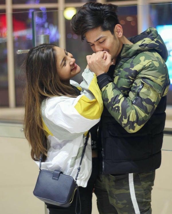 emotional army couple dp with heartwarming moment.