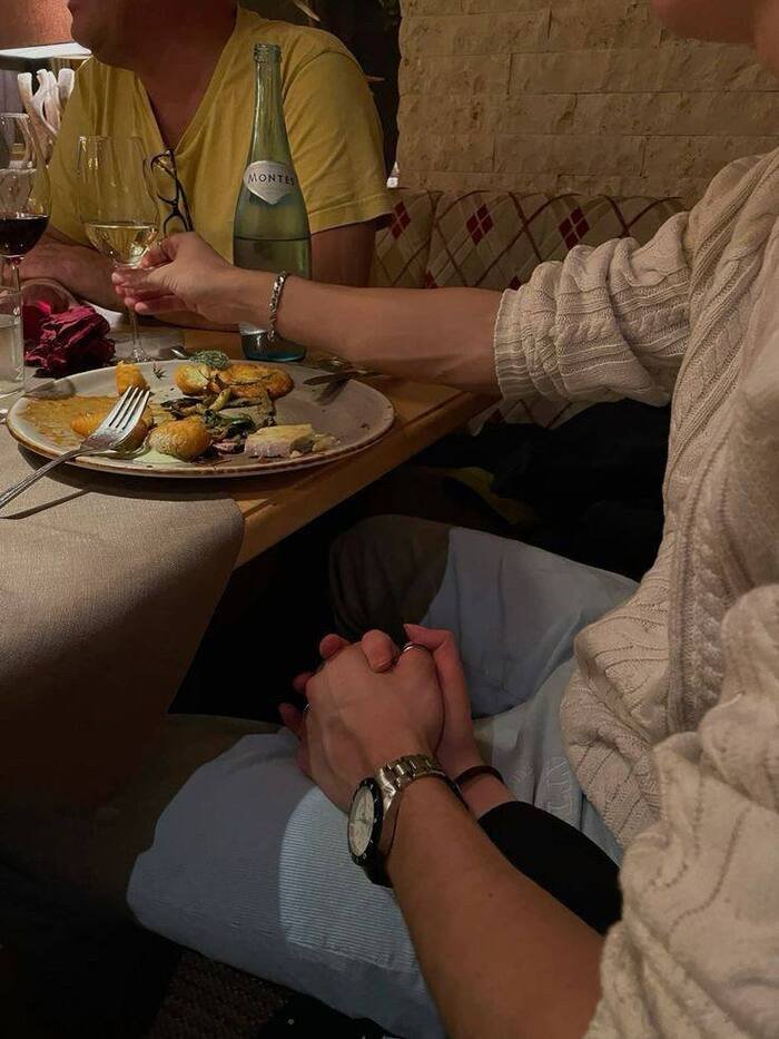 full couple hands dp cute image