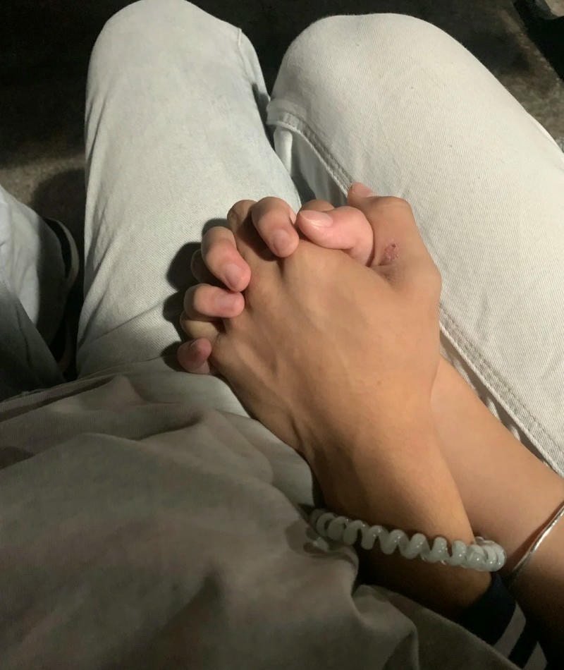 happy couple hands dp