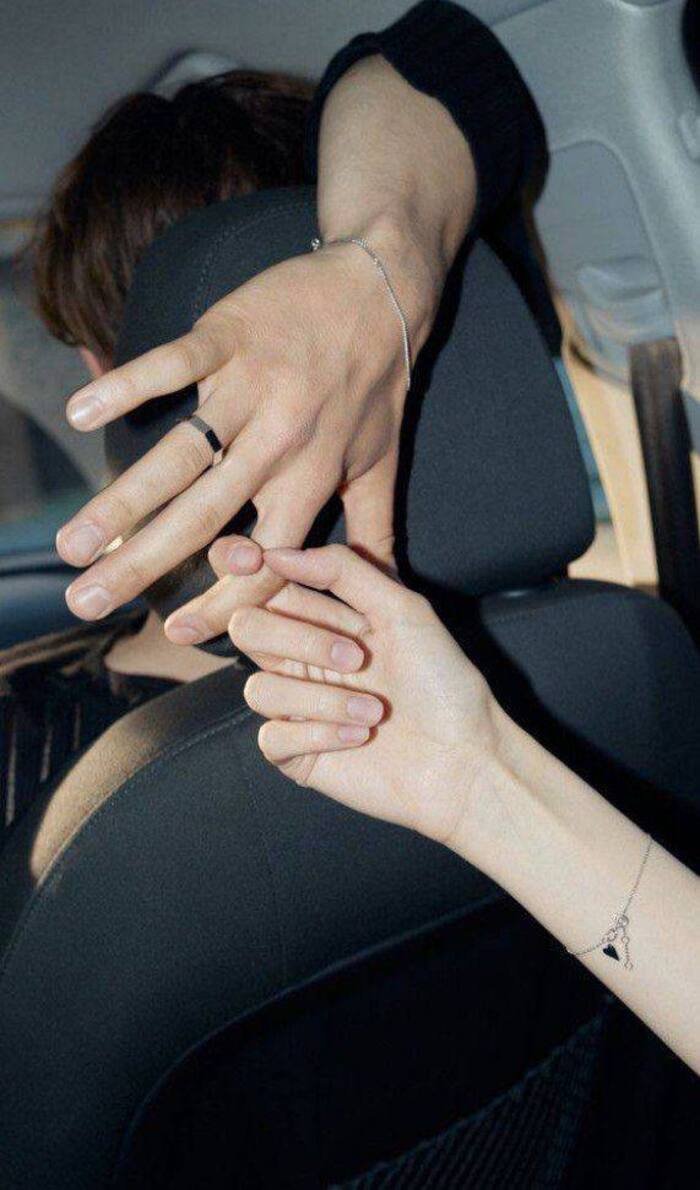 hd couple hands dp cute image