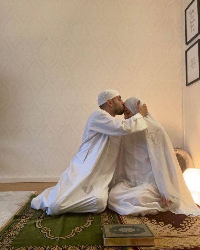 hd image hijab couple dp